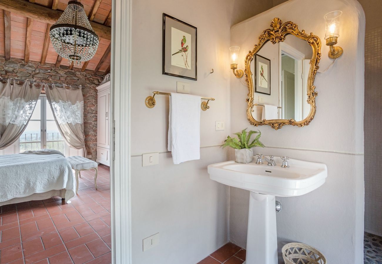 Villa a Capannori - 7 Bedrooms Luxury Farmhouse in LUCCA, Outdoor and Indoor Heated Swimming Pools