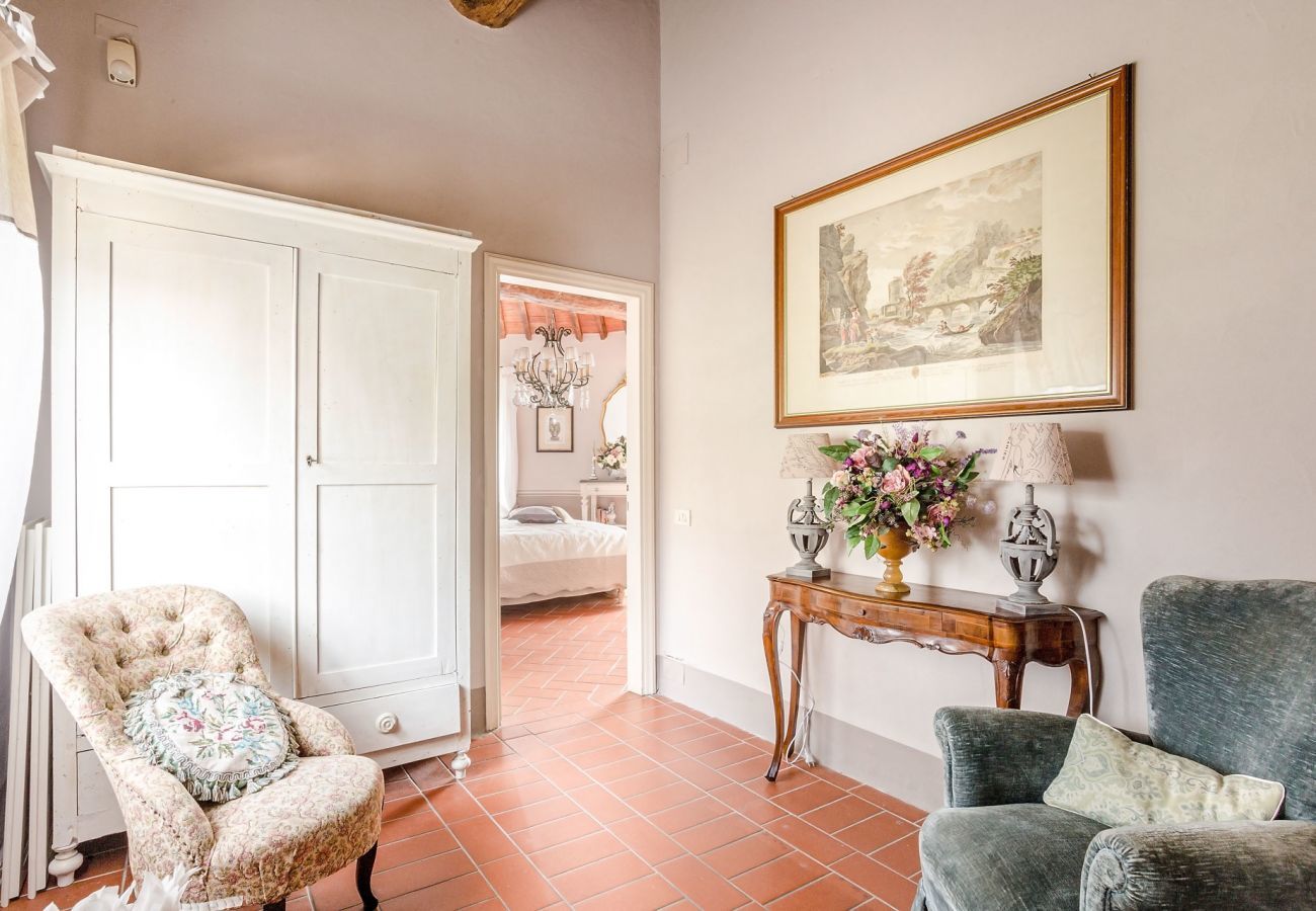 Villa a Capannori - 7 Bedrooms Luxury Farmhouse in LUCCA, Outdoor and Indoor Heated Swimming Pools