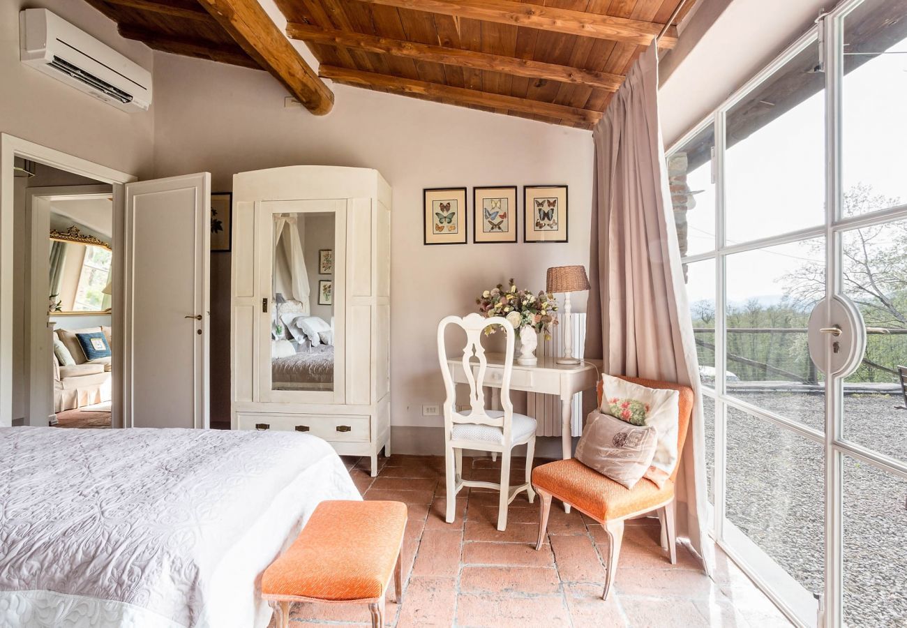 Villa a Capannori - 7 Bedrooms Luxury Farmhouse in LUCCA, Outdoor and Indoor Heated Swimming Pools