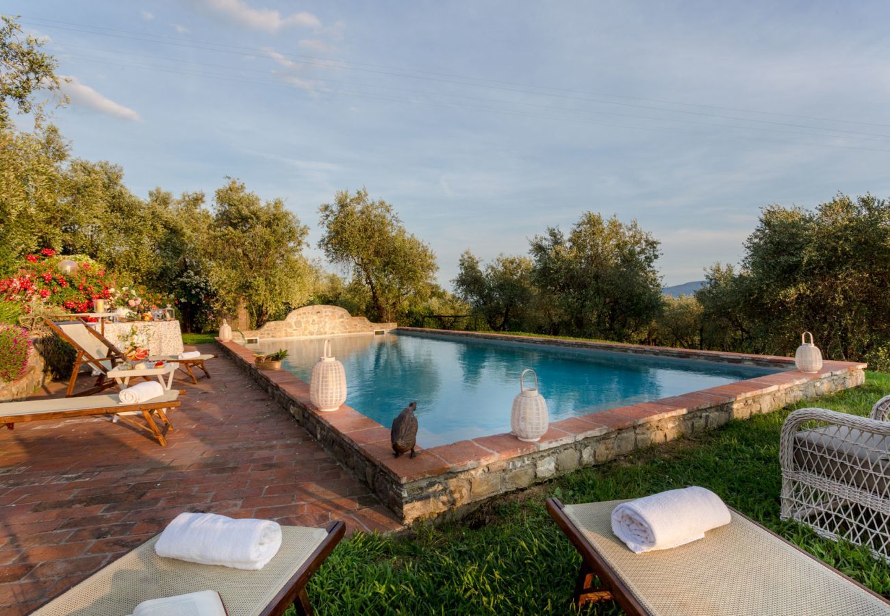 Villa a Capannori - 7 Bedrooms Luxury Farmhouse in LUCCA, Outdoor and Indoor Heated Swimming Pools