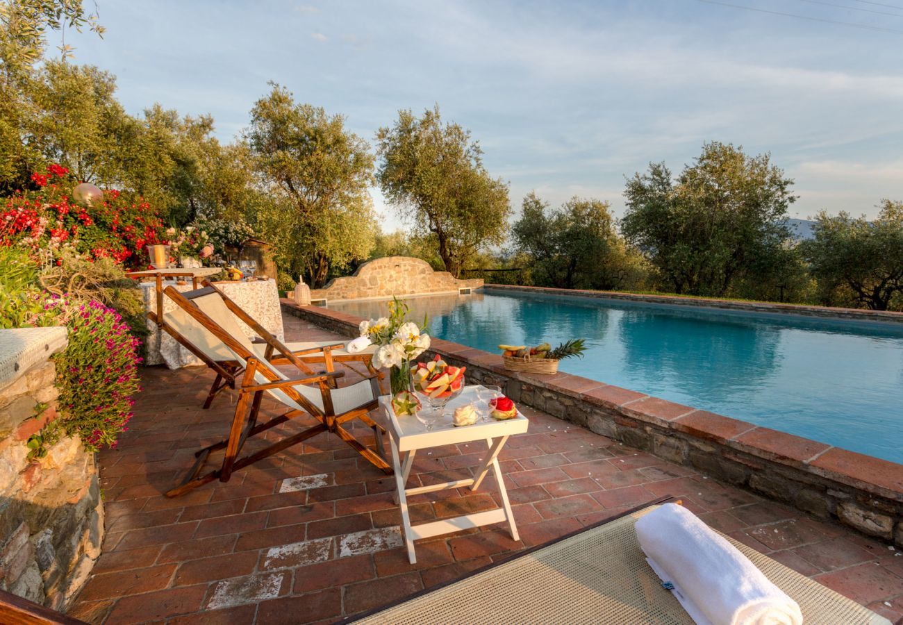 Villa a Capannori - 7 Bedrooms Luxury Farmhouse in LUCCA, Outdoor and Indoor Heated Swimming Pools