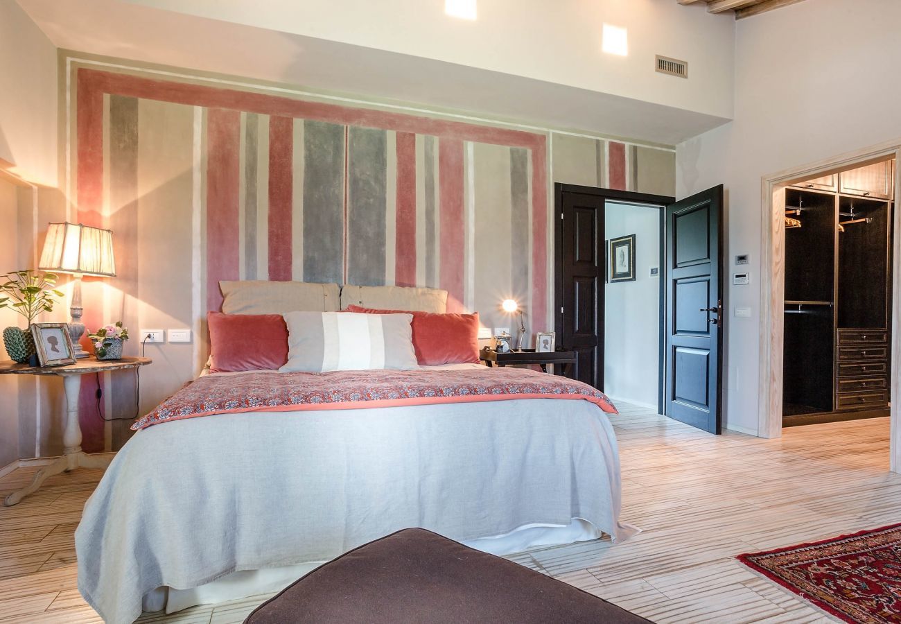 Villa a Orentano - VILLA OTTO Luxury Tuscan Farmhouse with Private Pool close to Lucca Pisa Pistoia