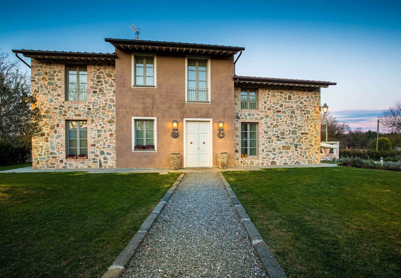 Villa a Orentano - VILLA OTTO Luxury Tuscan Farmhouse with Private Pool close to Lucca Pisa Pistoia