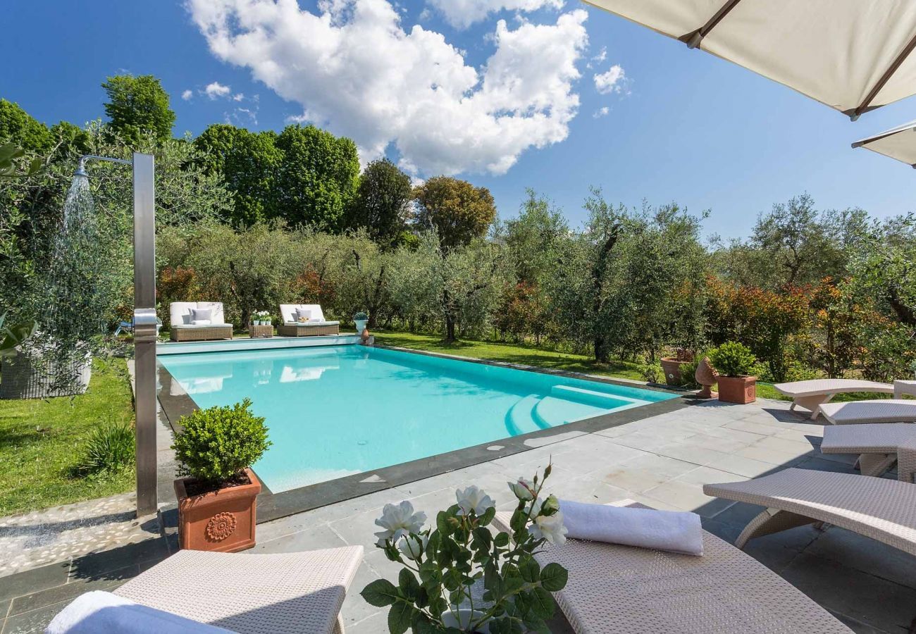 Villa a Capannori - A/C Villa with Amazing Views, SPA & Private Pool with Jacuzzi Close to Lucca Town