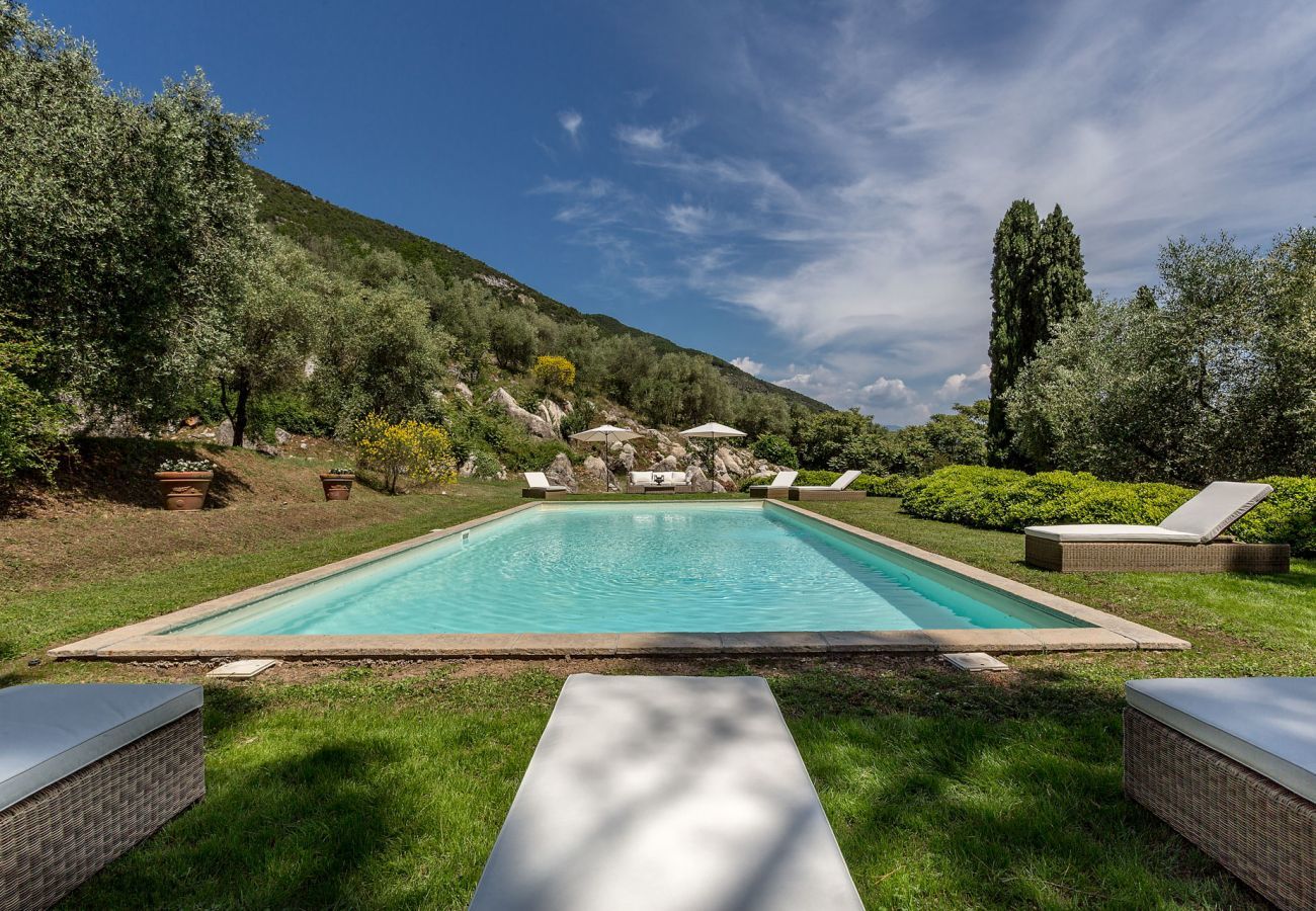 Villa a Lucca - An Exquisite Expression of Luxury: a 1600s Hunting Lodge