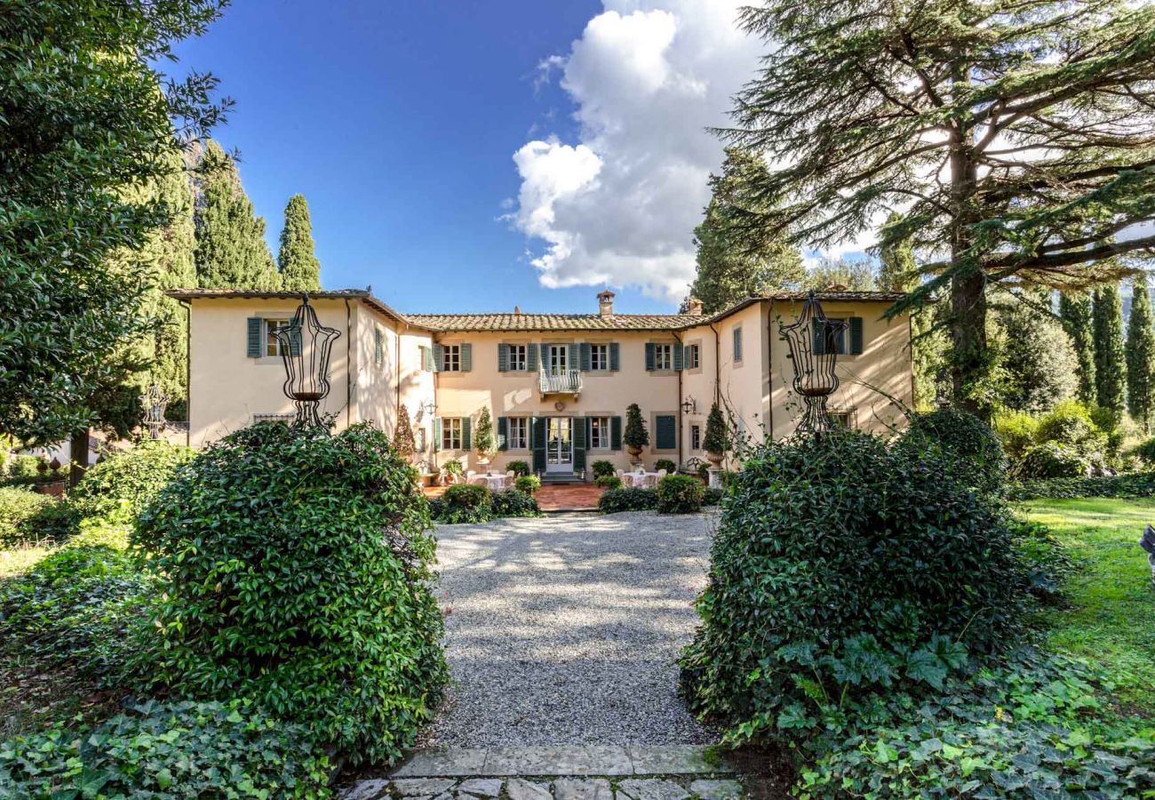 Villa a Lucca - An Exquisite Expression of Luxury: a 1600s Hunting Lodge