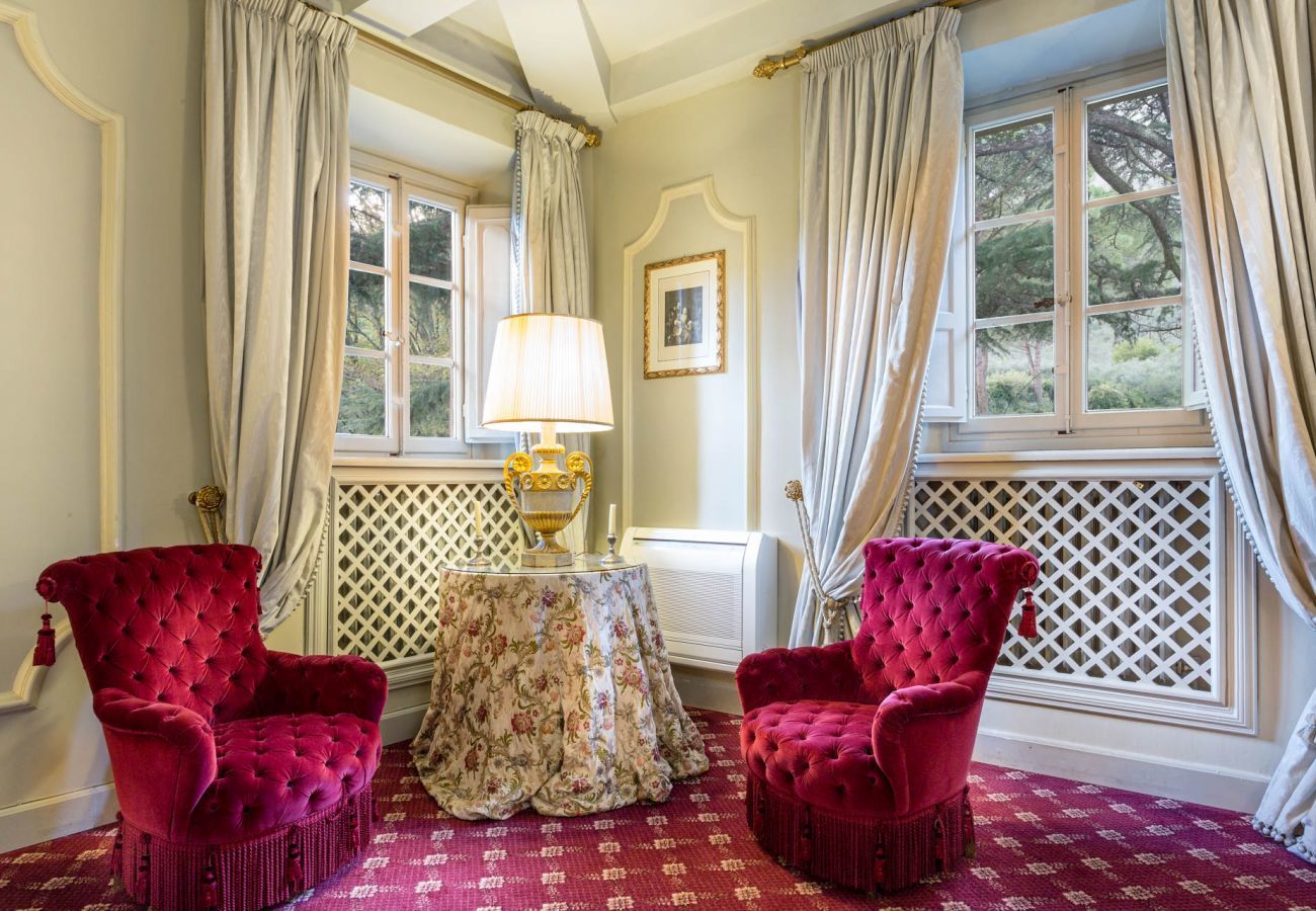 Villa a Lucca - An Exquisite Expression of Luxury: a 1600s Hunting Lodge