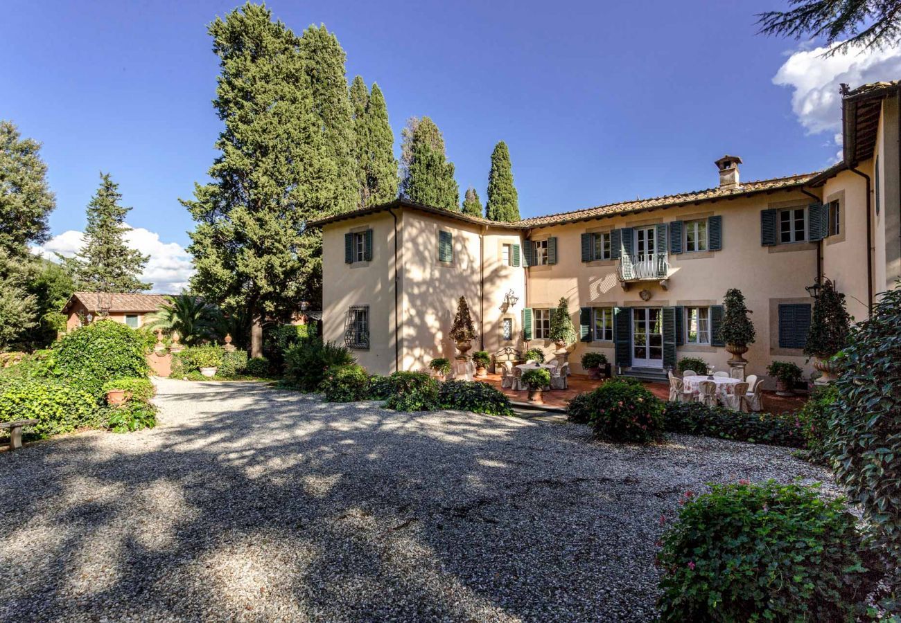 Villa a Lucca - An Exquisite Expression of Luxury: a 1600s Hunting Lodge