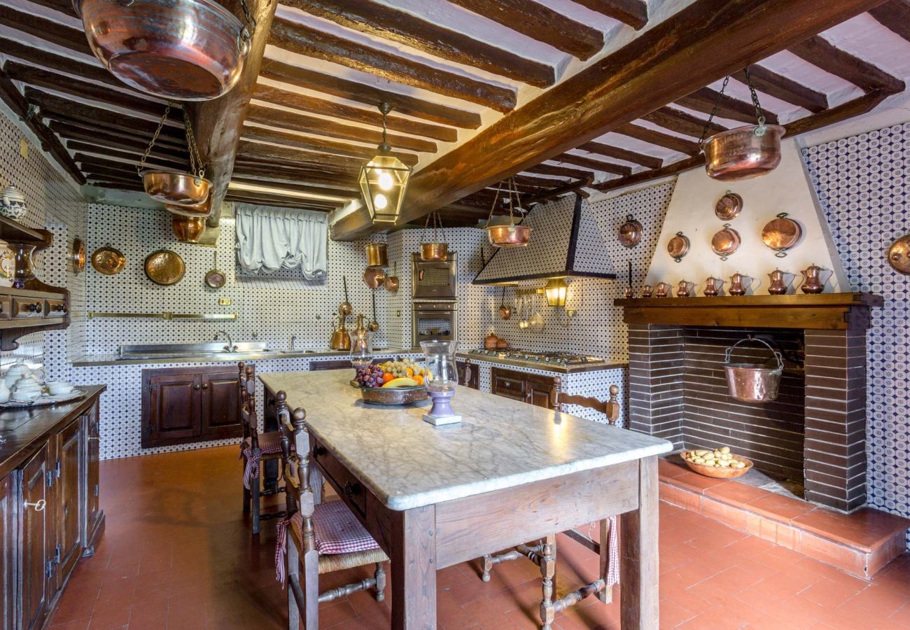 Villa a Lucca - An Exquisite Expression of Luxury: a 1600s Hunting Lodge