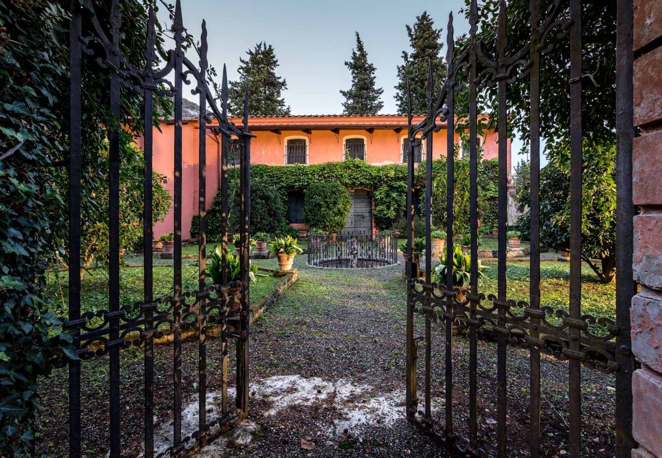 Villa a Lucca - An Exquisite Expression of Luxury: a 1600s Hunting Lodge