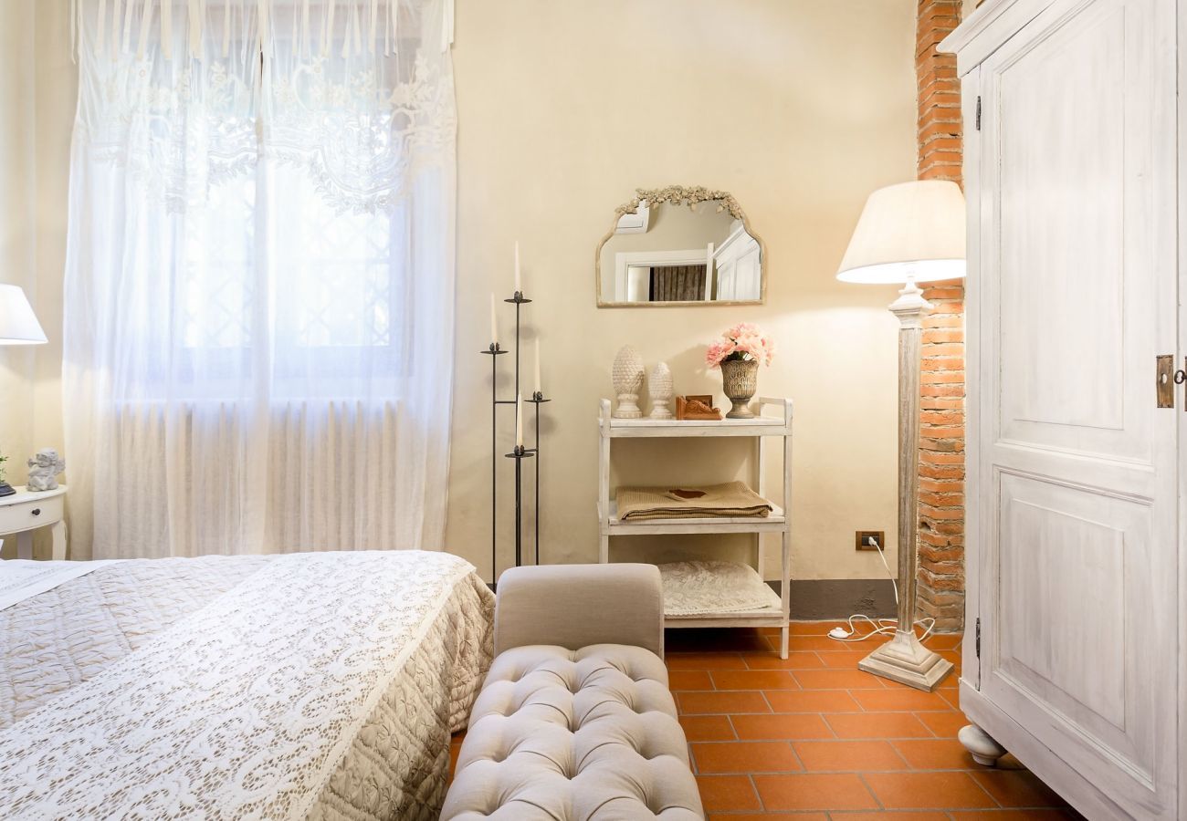 Villa a Uzzano - ROSYABATE COTTAGE with Private Garden and views between Lucca and Pistoia