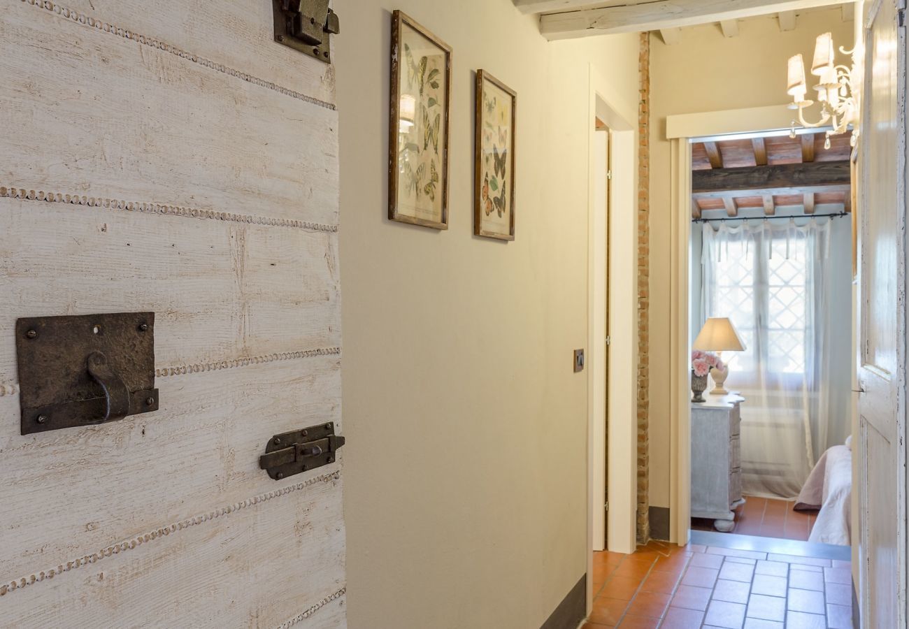 Villa a Uzzano - ROSYABATE COTTAGE with Private Garden and views between Lucca and Pistoia