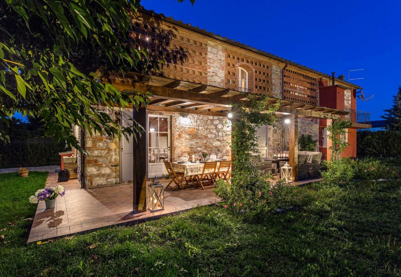 Villa a Monte San quirico - Villa sul Fiume