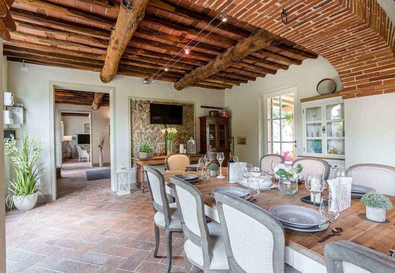 Villa a Monte San quirico - Villa sul Fiume