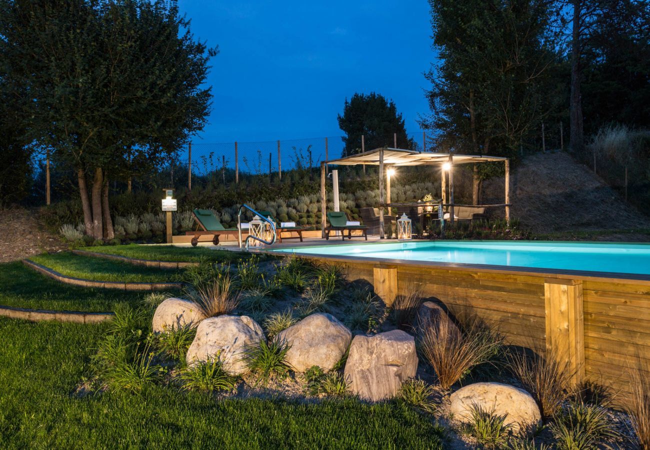 Villa a Monte San quirico - A Romantic Farmhouse with Pool in 10 mins walk away from the Walls of Lucca