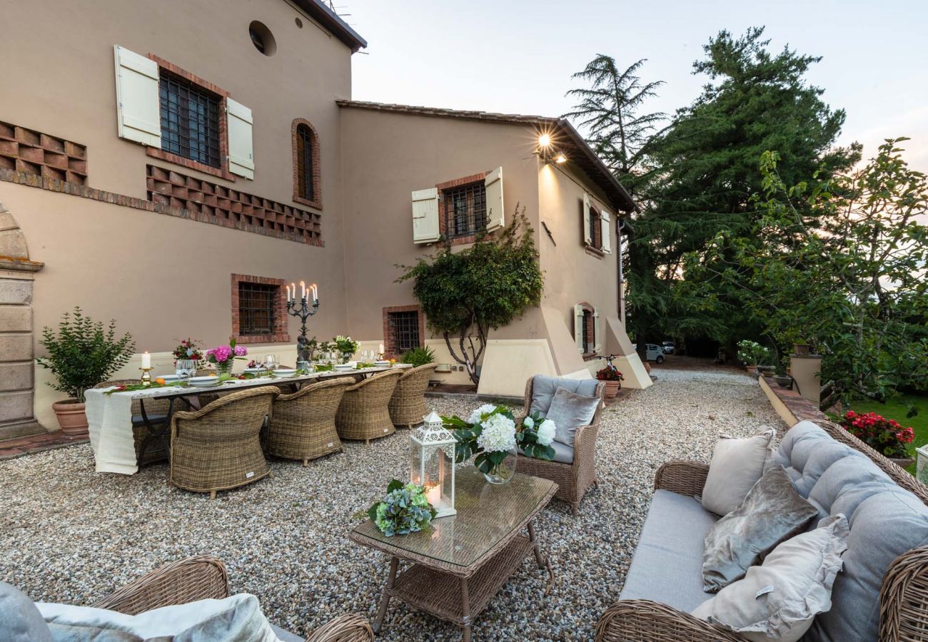 Villa a Vorno - VILLA VIOLA - Residenze Seicento - An historic Villa with Garden close to Lucca with Air Conditioning
