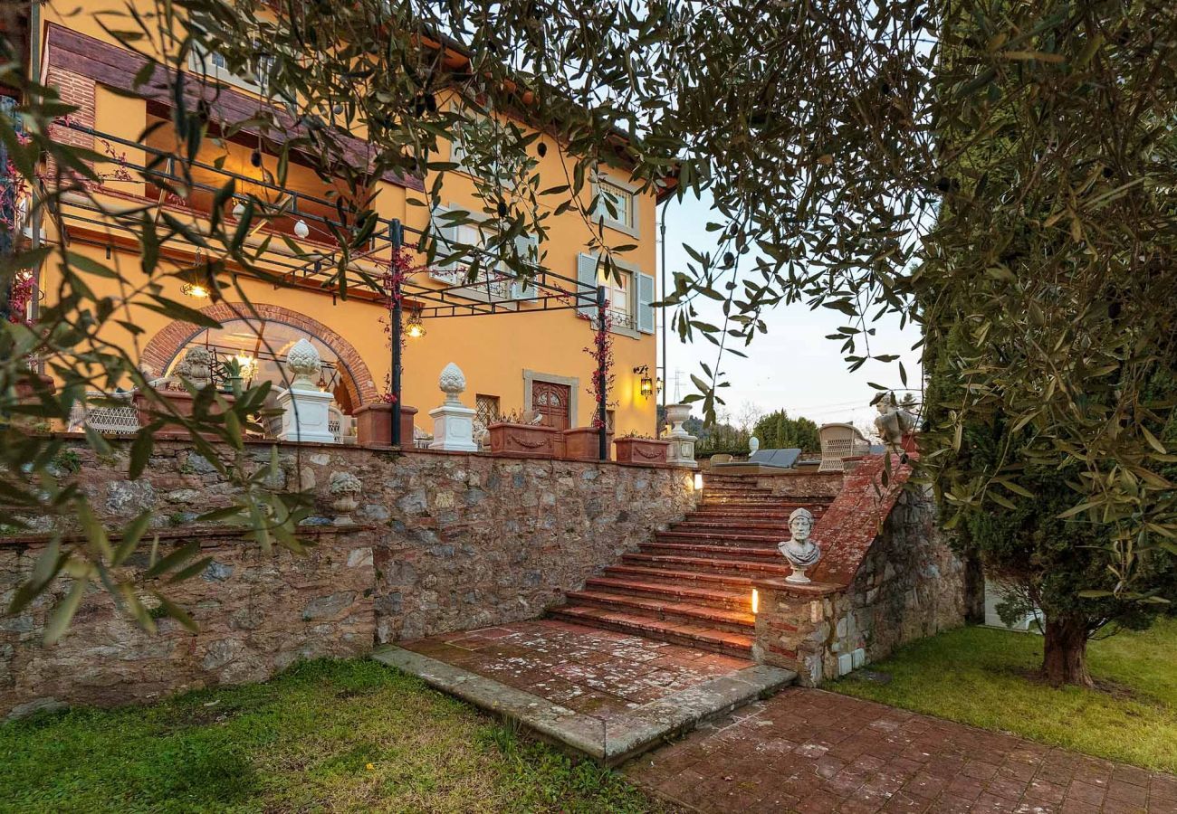 Villa a Maggiano - Charming & Luxury 10 Bedrooms VILLA MEDEA Close to the City Centre of Lucca