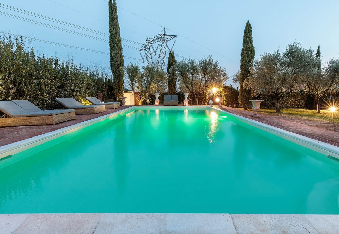 Villa a Maggiano - Charming & Luxury 10 Bedrooms VILLA MEDEA Close to the City Centre of Lucca