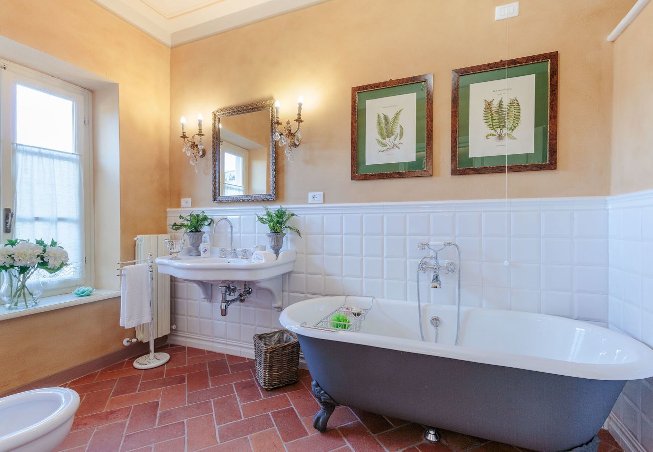 Villa a Maggiano - Charming & Luxury 10 Bedrooms VILLA MEDEA Close to the City Centre of Lucca