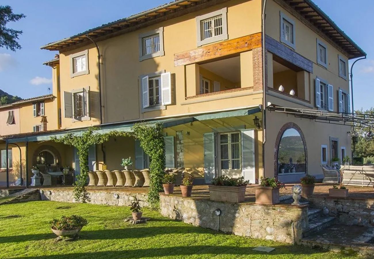 Villa a Maggiano - Charming & Luxury 10 Bedrooms VILLA MEDEA Close to the City Centre of Lucca