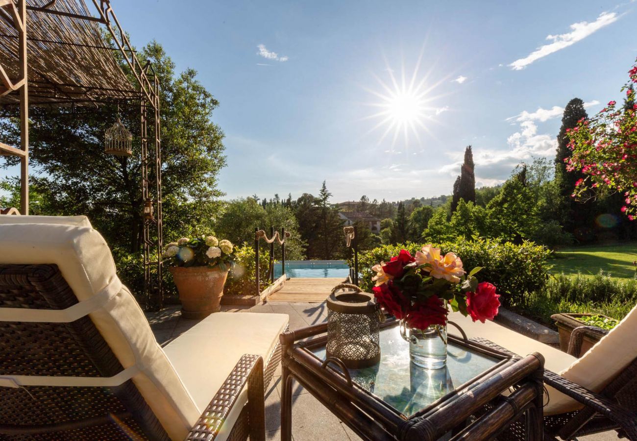Villa a Pescia - Romantic and Luxury COTTAGE NANNI with Pool