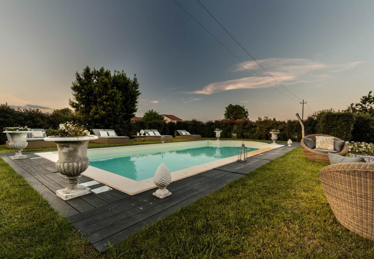 Villa a Lucca - VILLA ANNALISA, a superbly appointed Lucca heaven