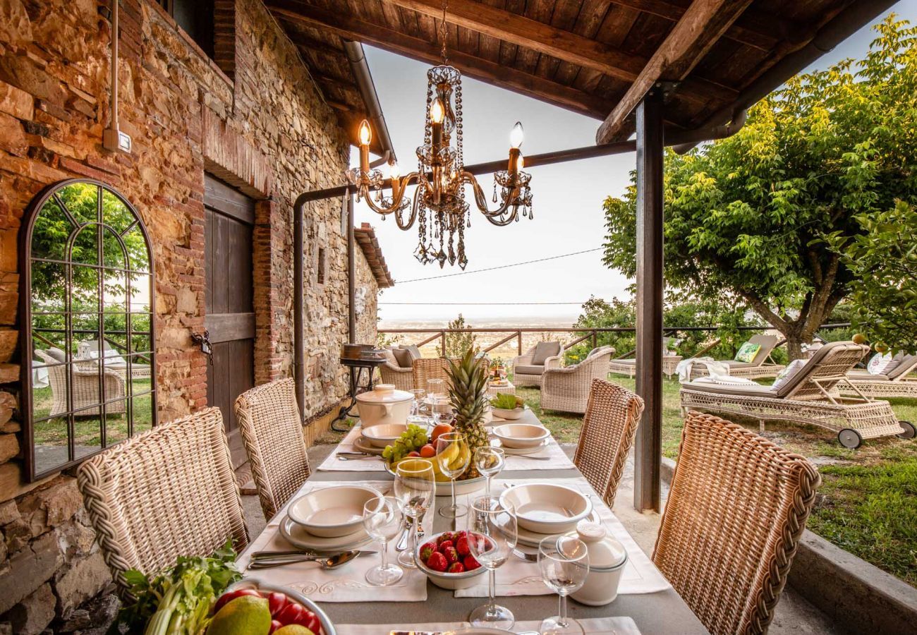 Villa a Lucca - CASALE OLIVA Romantic Hilltop Stone Farmhouse