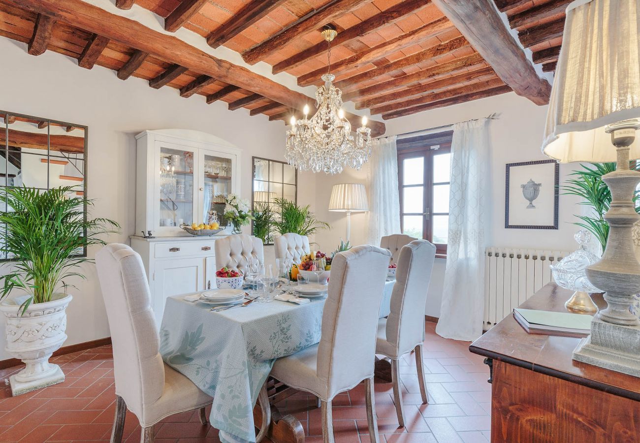 Villa a Lucca - CASALE OLIVA Romantic Hilltop Stone Farmhouse