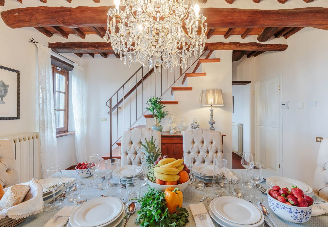 Villa a Lucca - CASALE OLIVA Romantic Hilltop Stone Farmhouse