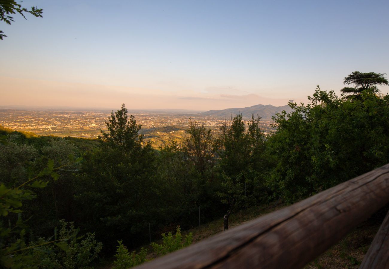 Villa a Lucca - CASALE OLIVA Romantic Hilltop Stone Farmhouse