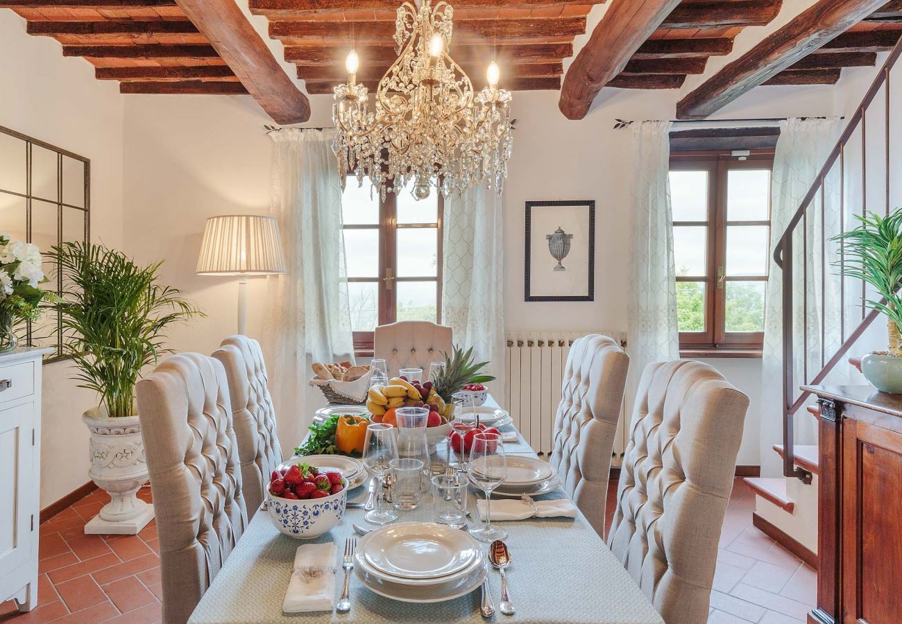 Villa a Lucca - CASALE OLIVA Romantic Hilltop Stone Farmhouse