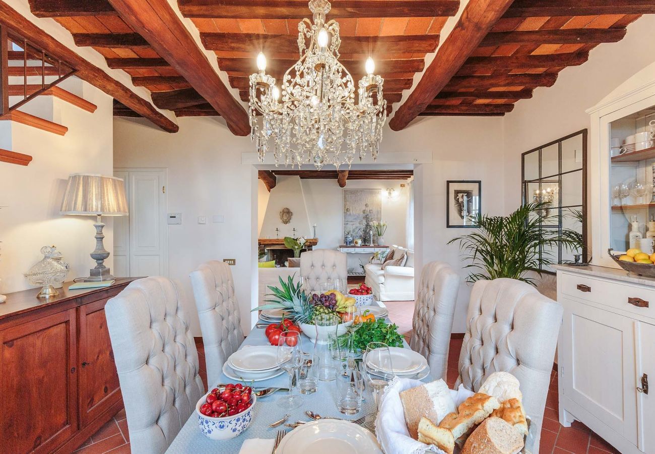 Villa a Lucca - CASALE OLIVA Romantic Hilltop Stone Farmhouse