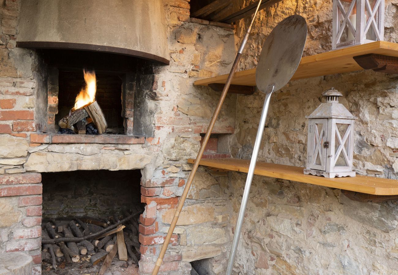 Villa a Lucca - CASALE OLIVA Romantic Hilltop Stone Farmhouse