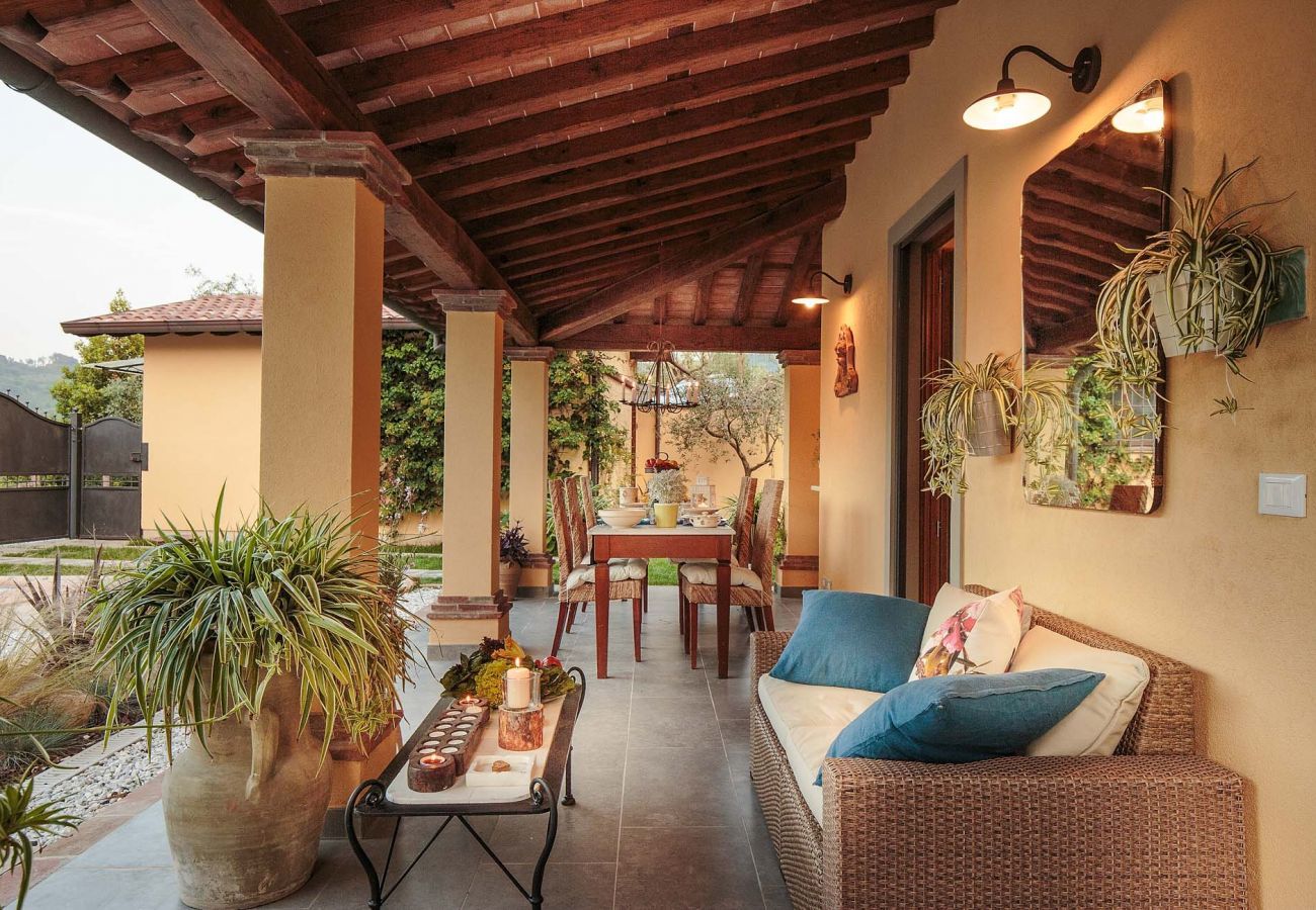 Villa a Camaiore - VILLA BEN, a Stylish Farmhouse with Private Pool and Amazing Views in Camaiore