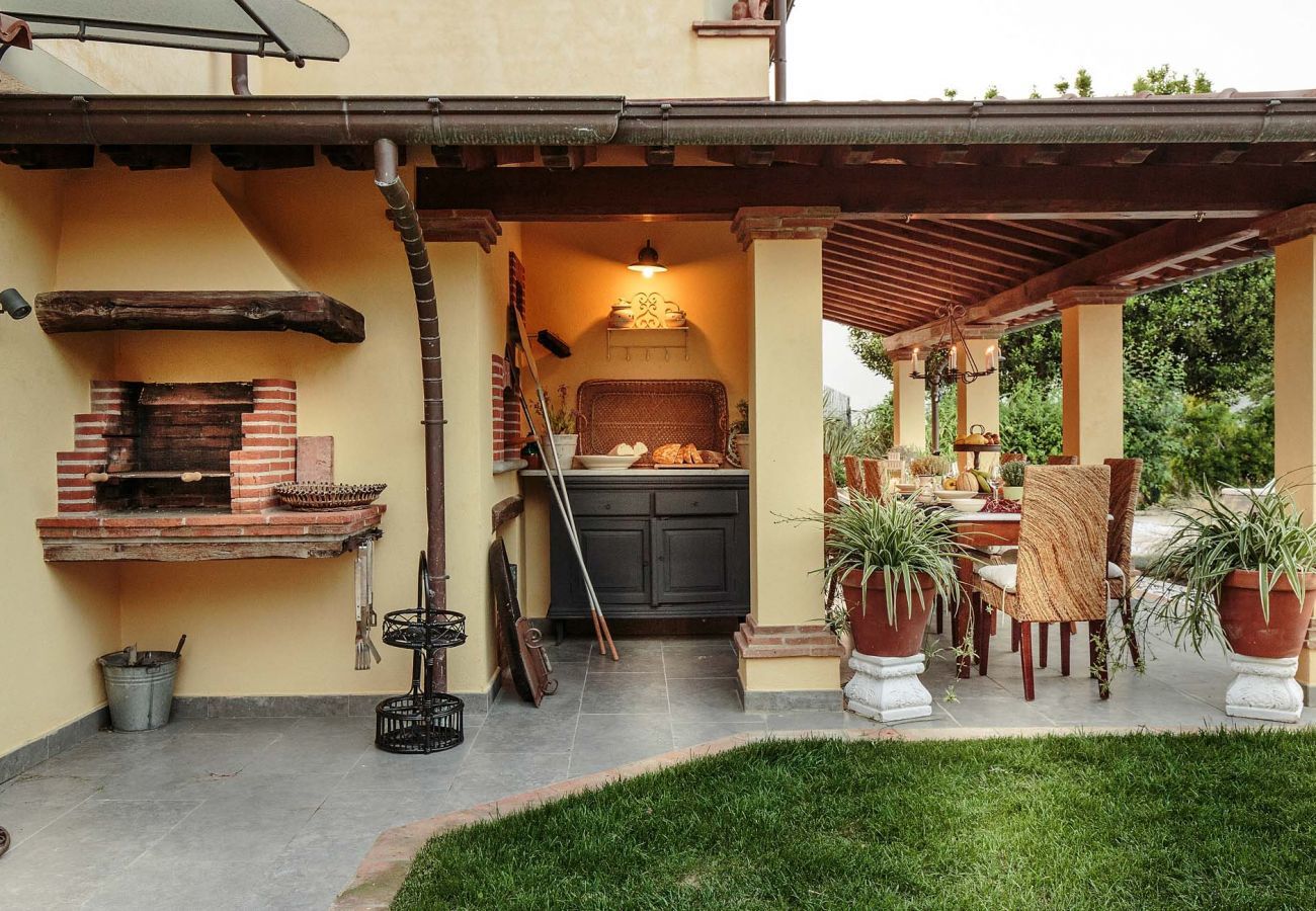 Villa a Camaiore - VILLA BEN, a Stylish Farmhouse with Private Pool and Amazing Views in Camaiore