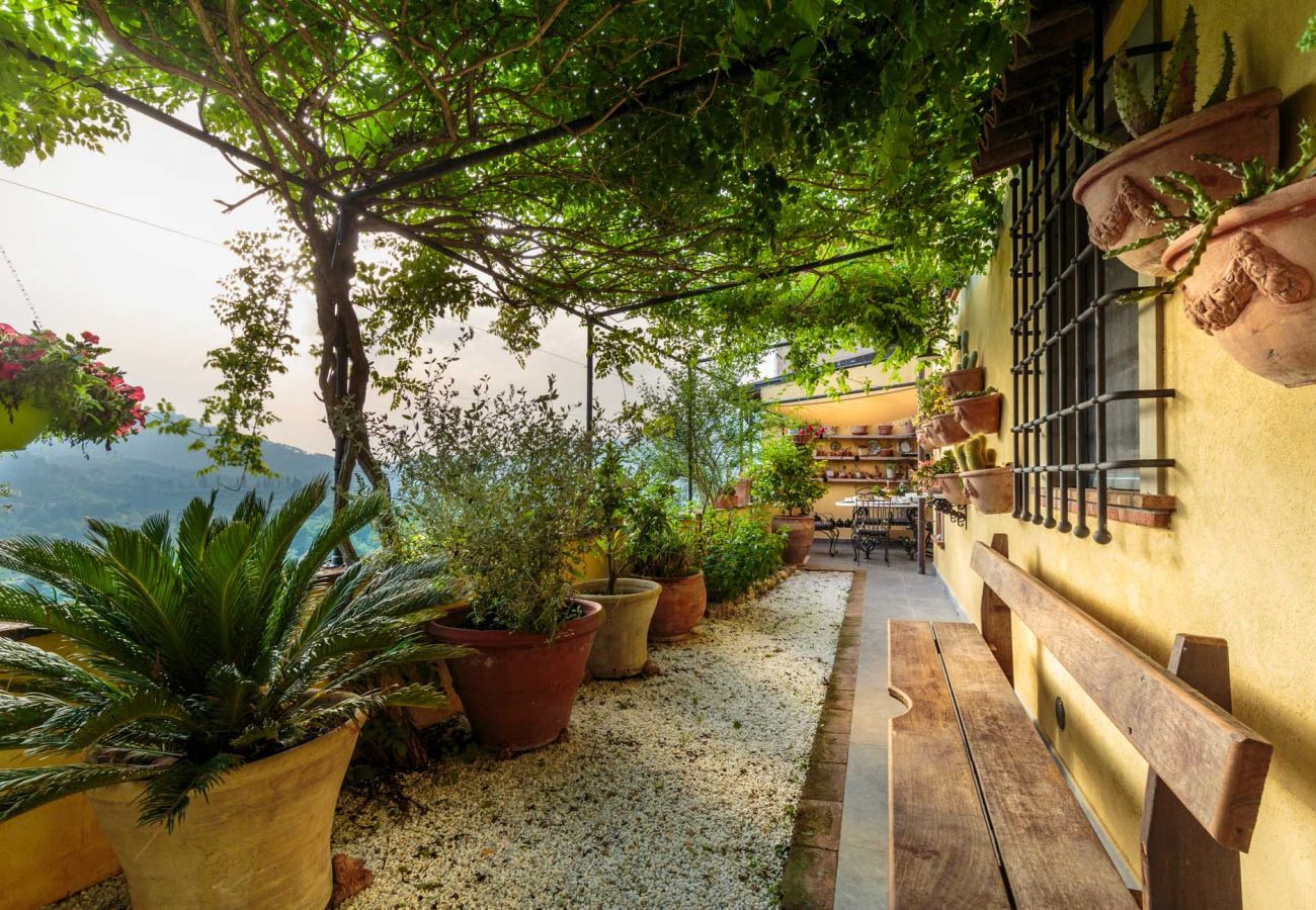 Villa a Camaiore - VILLA BEN, a Stylish Farmhouse with Private Pool and Amazing Views in Camaiore
