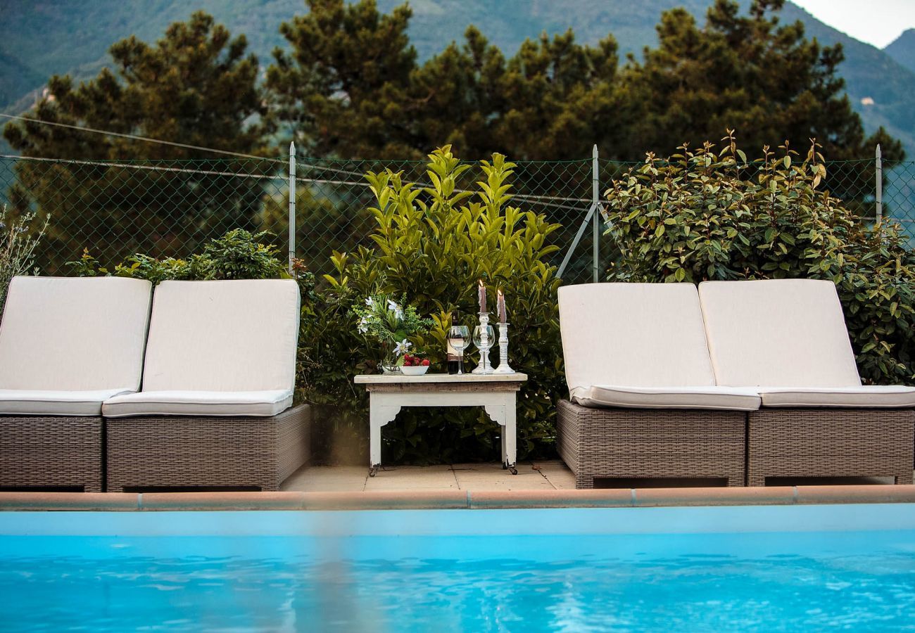 Villa a Camaiore - VILLA BEN, a Stylish Farmhouse with Private Pool and Amazing Views in Camaiore