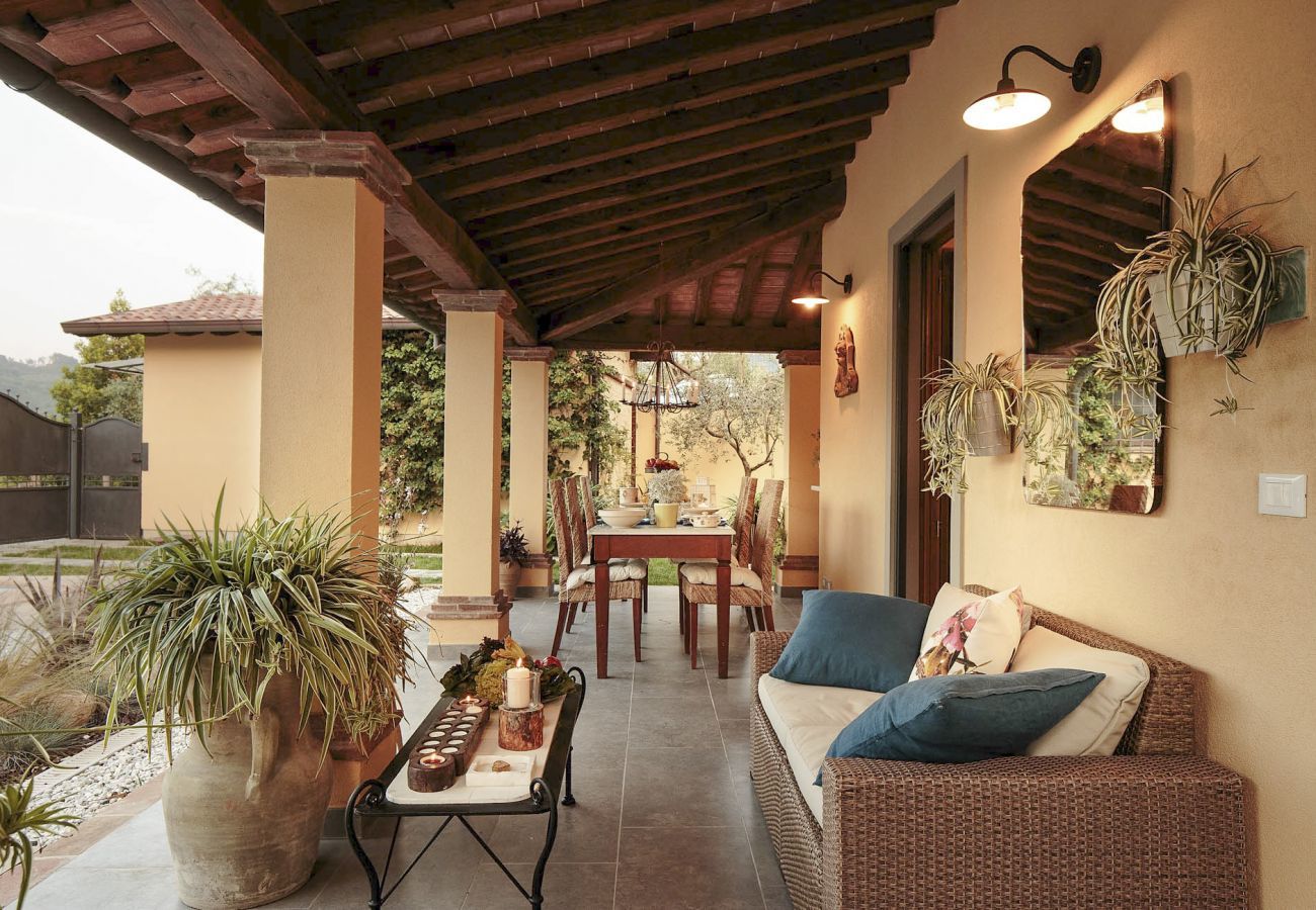 Villa a Camaiore - VILLA BEN, a Stylish Farmhouse with Private Pool and Amazing Views in Camaiore