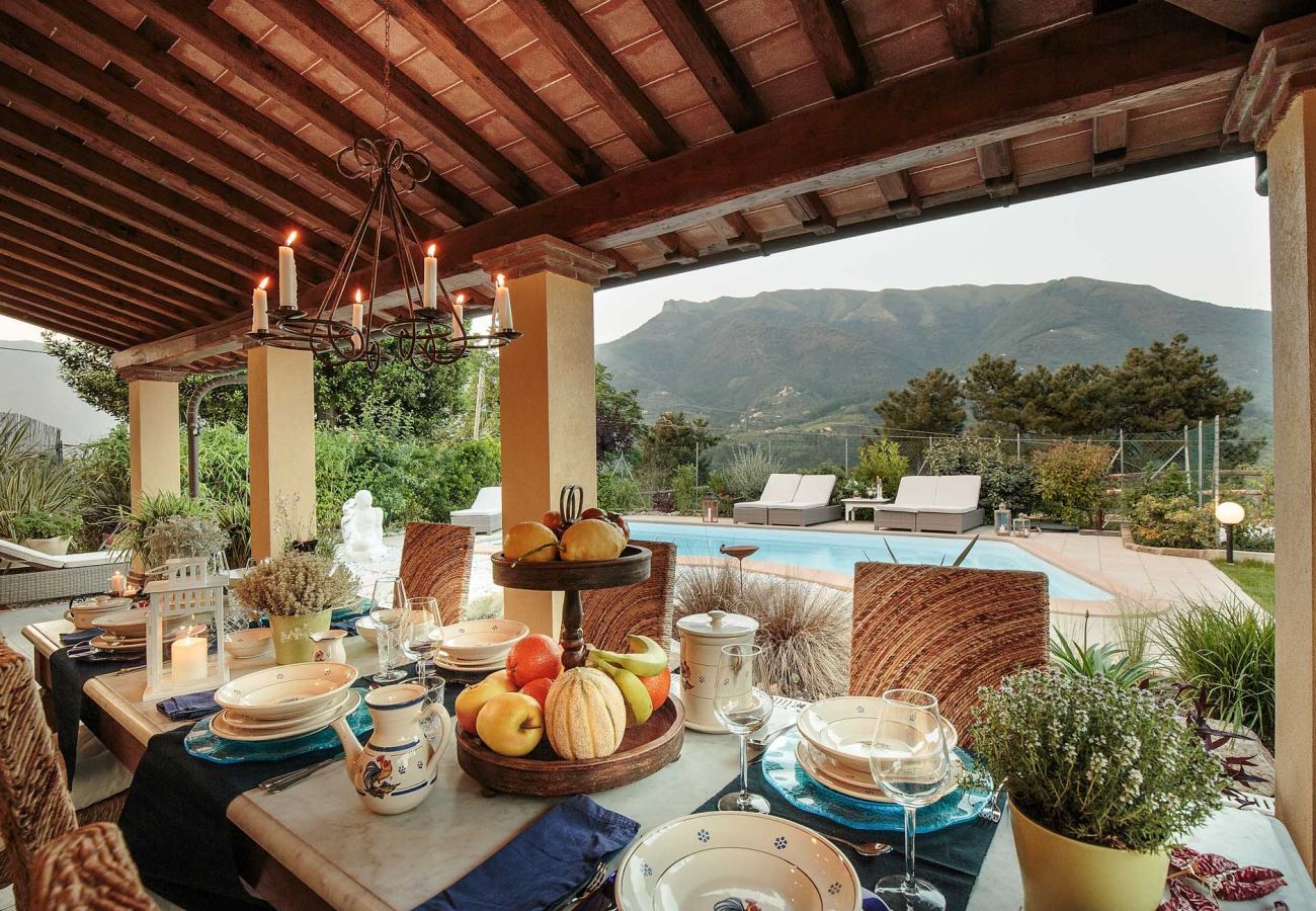 Villa a Camaiore - VILLA BEN, a Stylish Farmhouse with Private Pool and Amazing Views in Camaiore