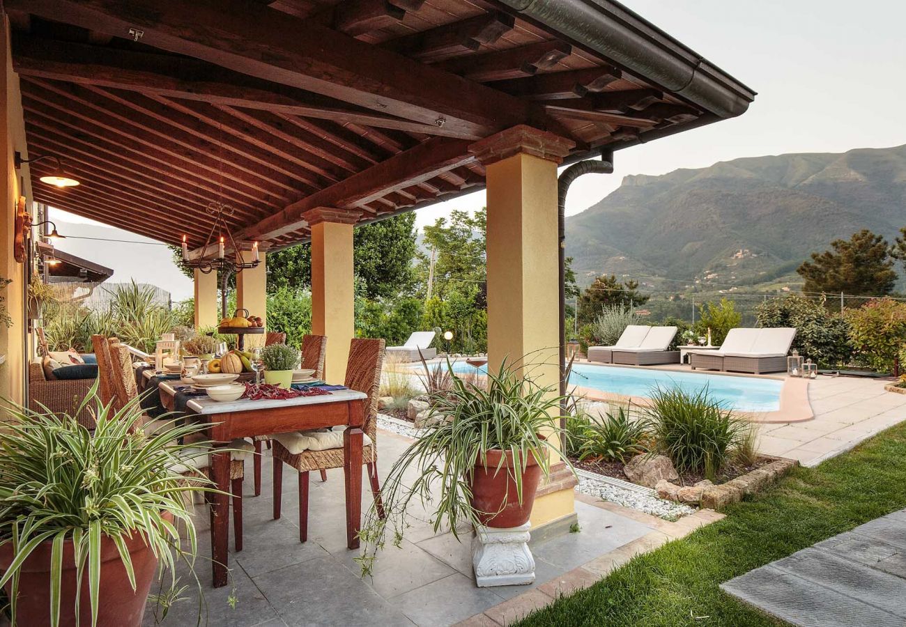 Villa a Camaiore - VILLA BEN, a Stylish Farmhouse with Private Pool and Amazing Views in Camaiore