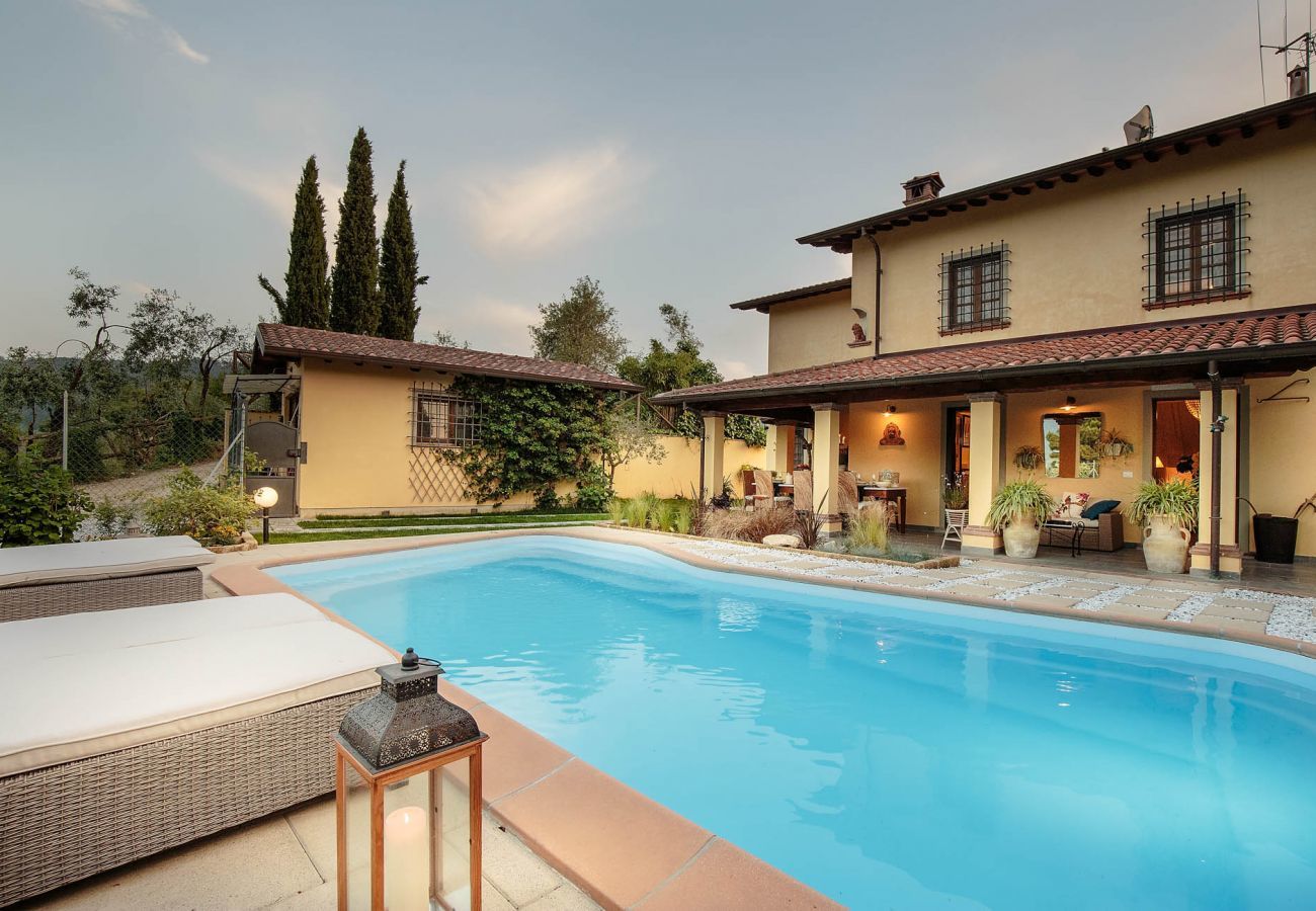 Villa a Camaiore - VILLA BEN, a Stylish Farmhouse with Private Pool and Amazing Views in Camaiore