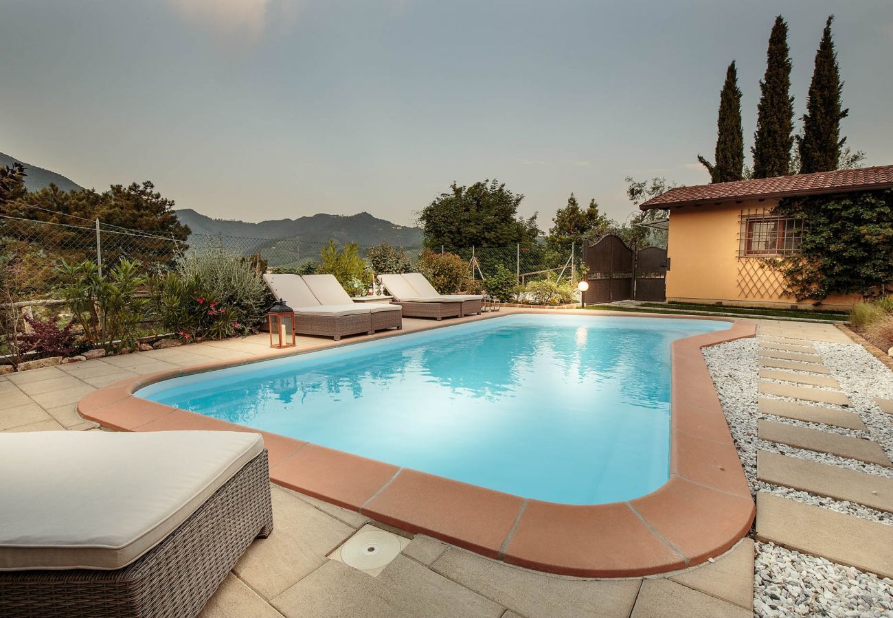 Villa a Camaiore - VILLA BEN, a Stylish Farmhouse with Private Pool and Amazing Views in Camaiore