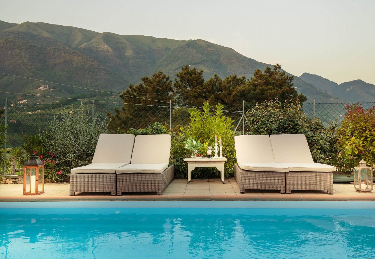 Villa a Camaiore - VILLA BEN, a Stylish Farmhouse with Private Pool and Amazing Views in Camaiore