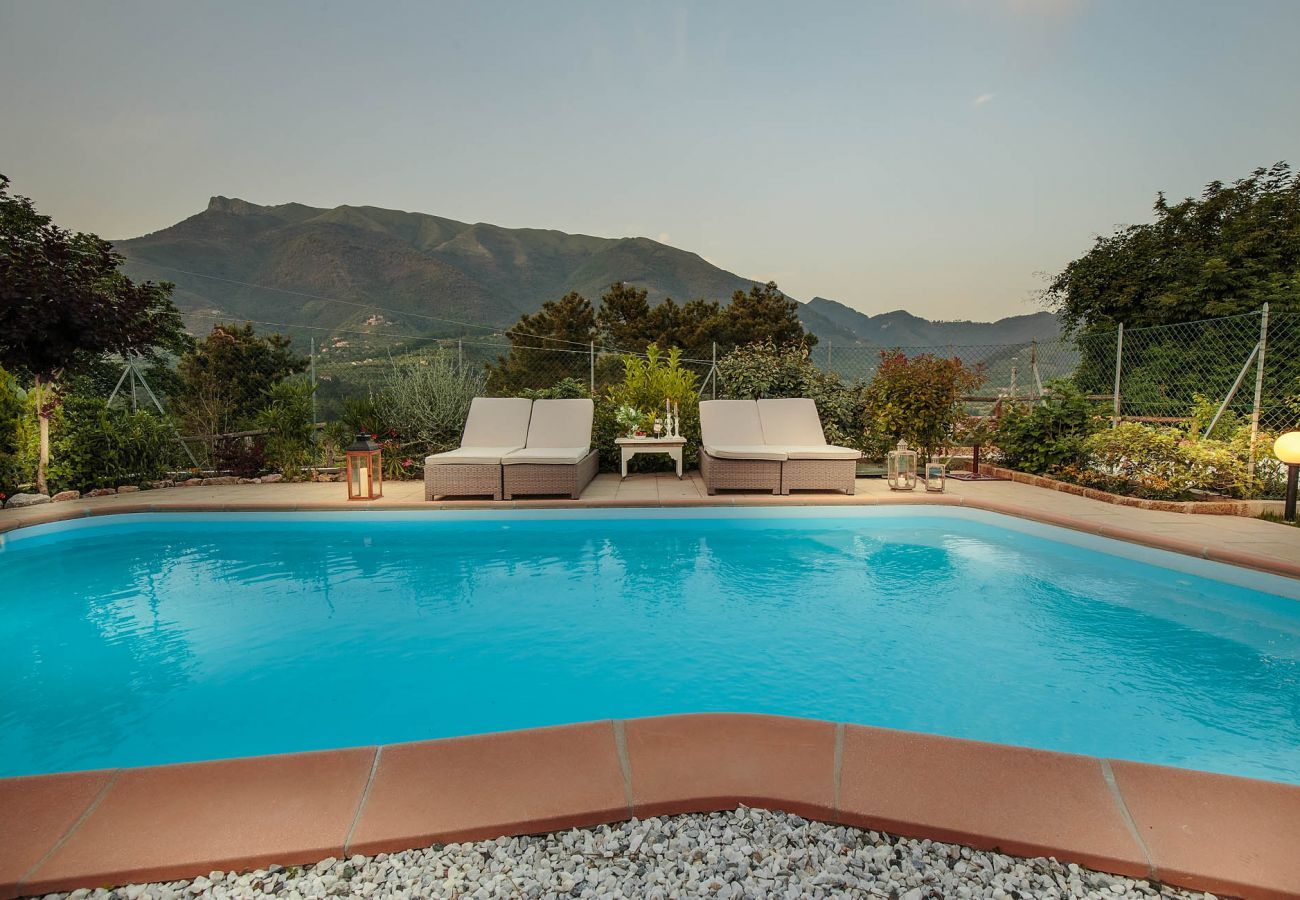 Villa a Camaiore - VILLA BEN, a Stylish Farmhouse with Private Pool and Amazing Views in Camaiore