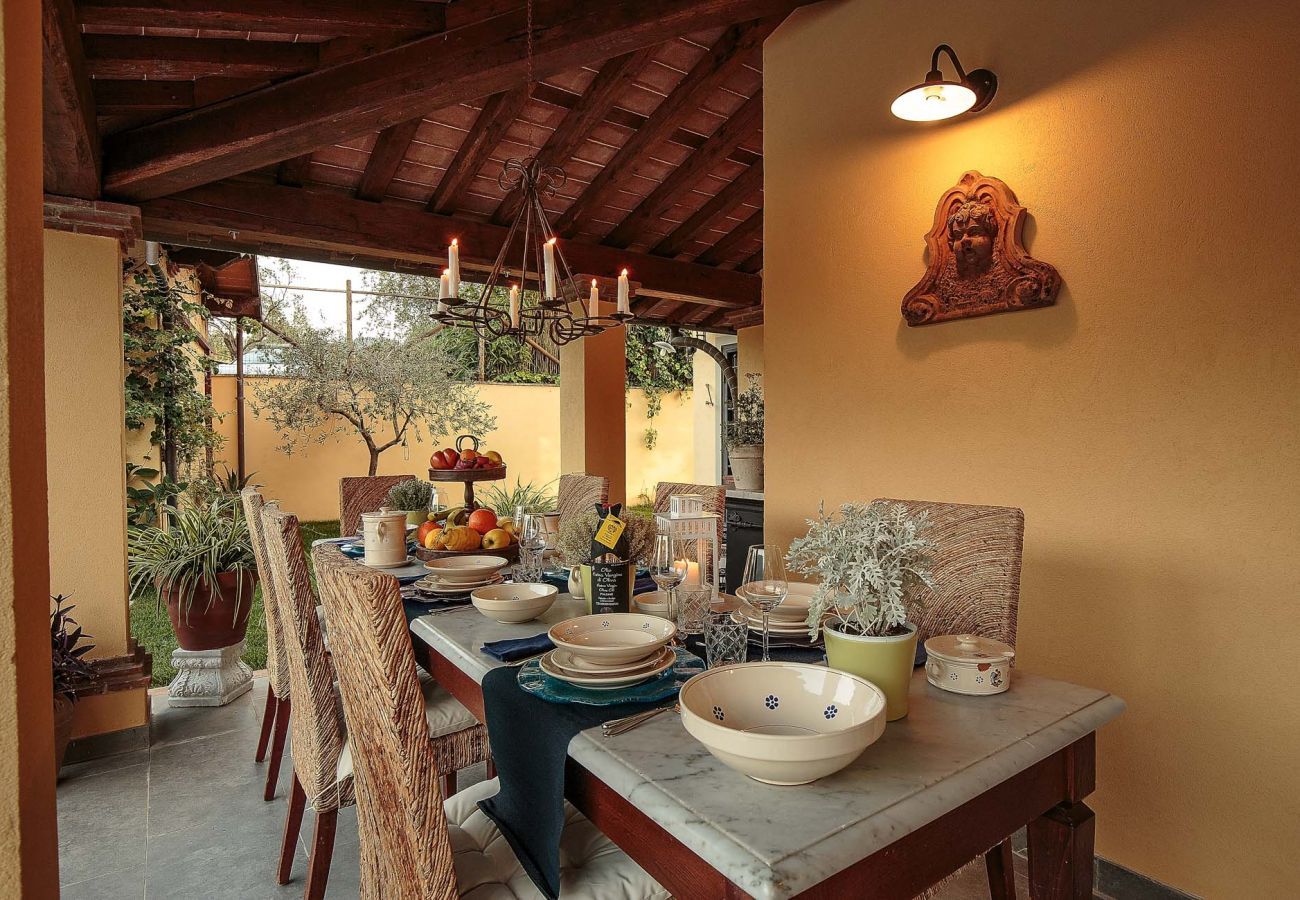 Villa a Camaiore - VILLA BEN, a Stylish Farmhouse with Private Pool and Amazing Views in Camaiore