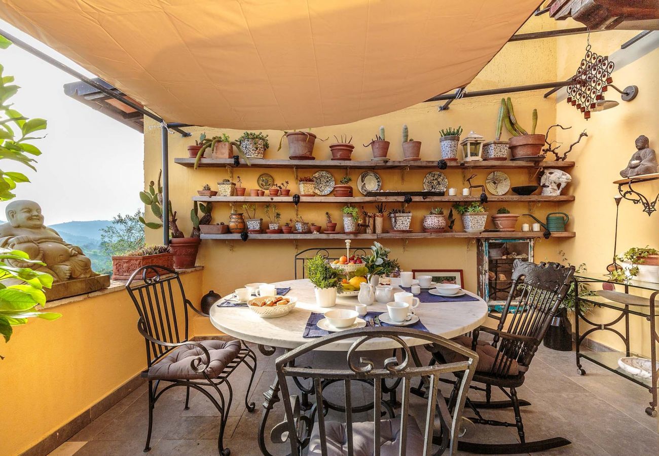 Villa a Camaiore - VILLA BEN, a Stylish Farmhouse with Private Pool and Amazing Views in Camaiore