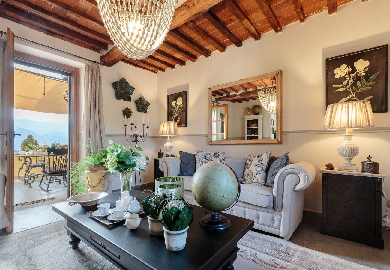 Villa a Camaiore - VILLA BEN, a Stylish Farmhouse with Private Pool and Amazing Views in Camaiore