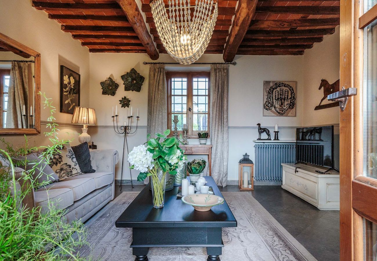 Villa a Camaiore - VILLA BEN, a Stylish Farmhouse with Private Pool and Amazing Views in Camaiore