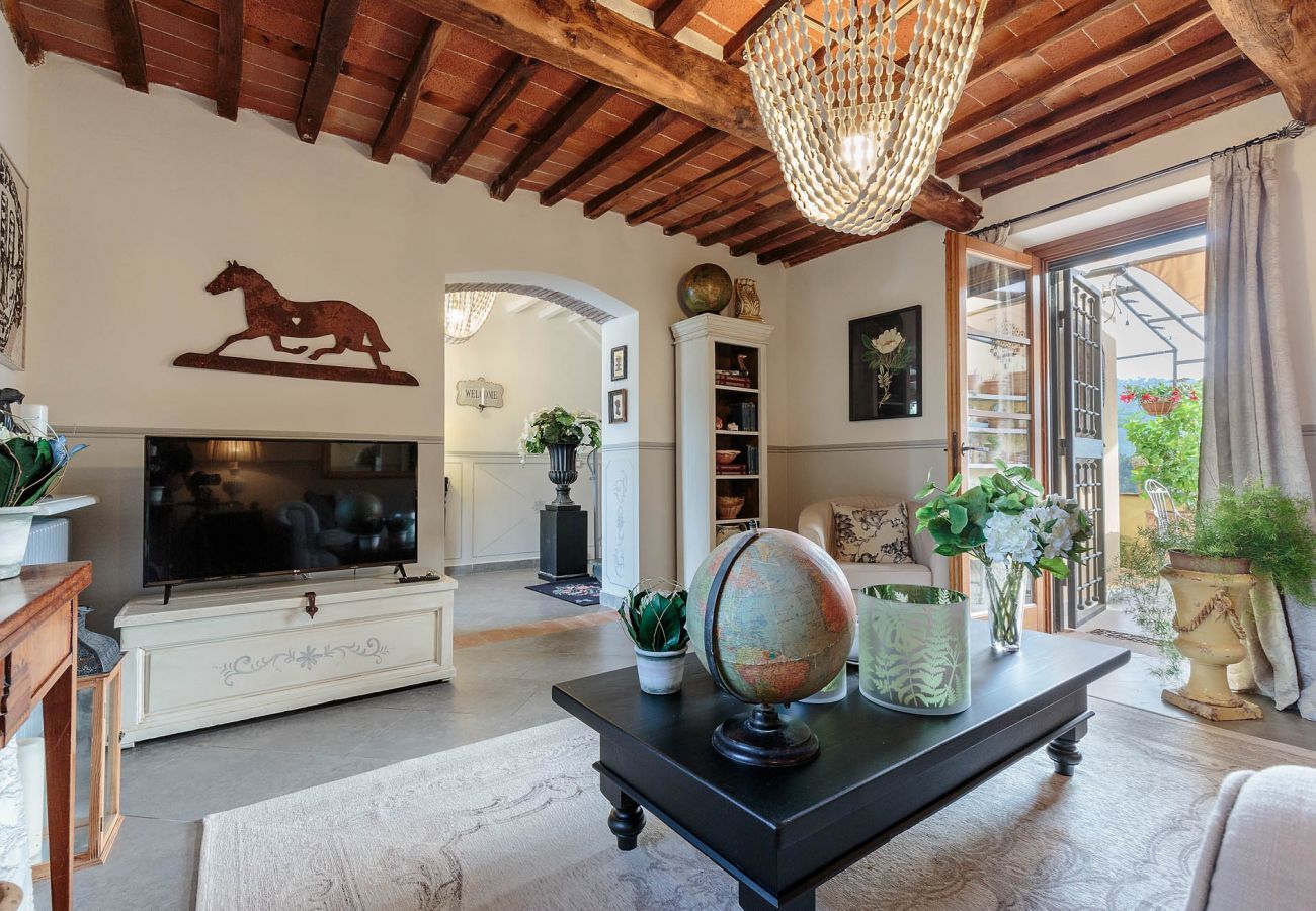 Villa a Camaiore - VILLA BEN, a Stylish Farmhouse with Private Pool and Amazing Views in Camaiore