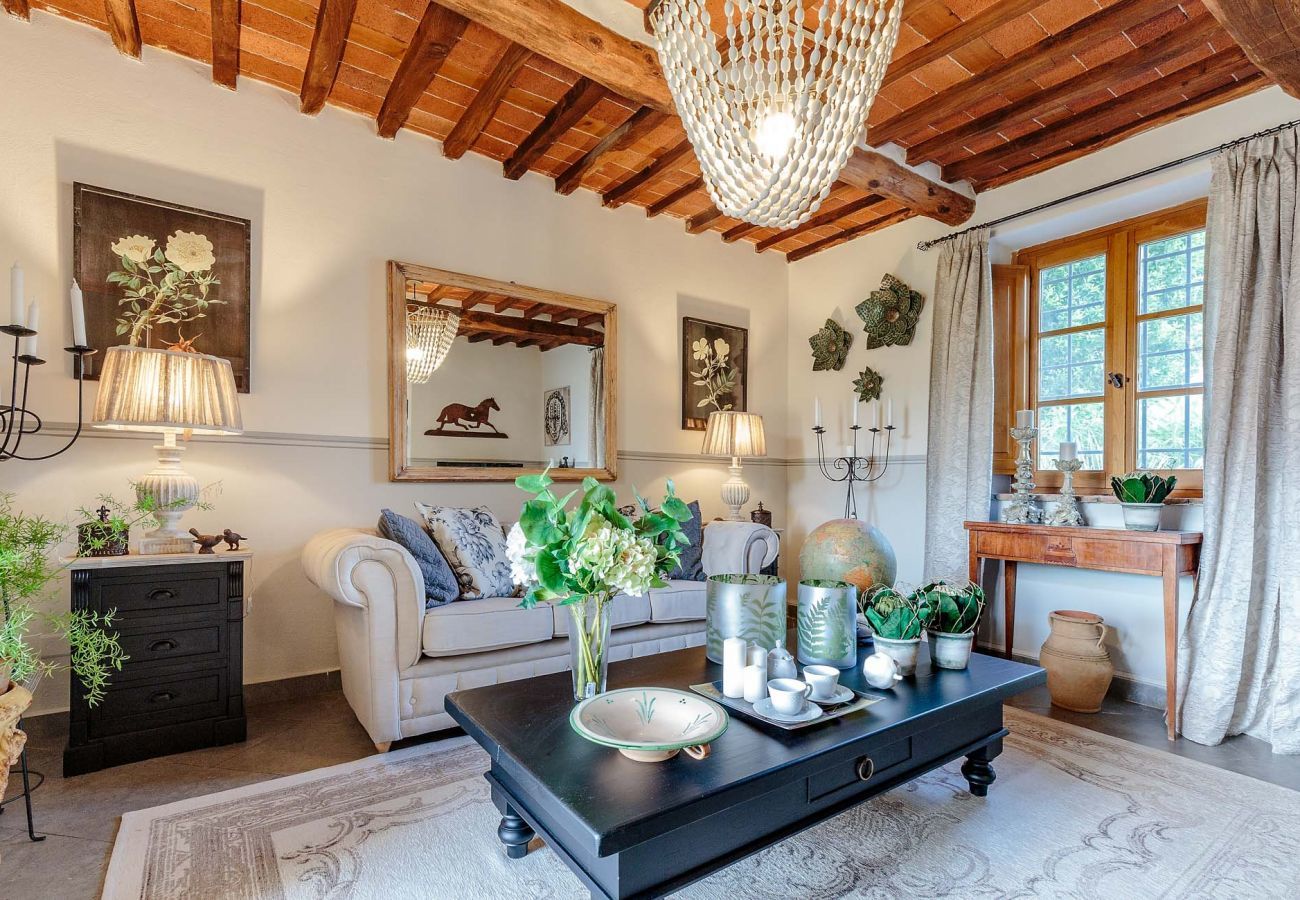 Villa a Camaiore - VILLA BEN, a Stylish Farmhouse with Private Pool and Amazing Views in Camaiore